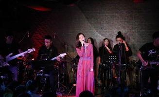 日常吃瓜张靓颖,从“吃瓜群众”到音乐界的璀璨明星