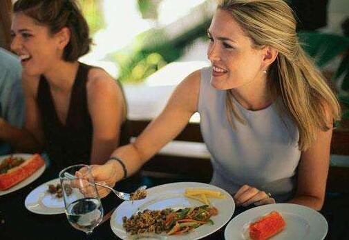 吃瓜后喝茶肚子胀,喝茶养生却腹胀不适，揭秘原因及应对策略