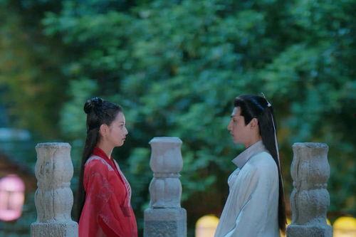 放假吃瓜追剧,吃瓜追剧，畅享休闲时光