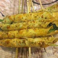 瓜哥烧烤吃狗肉,揭秘狗肉美食背后的争议与真相